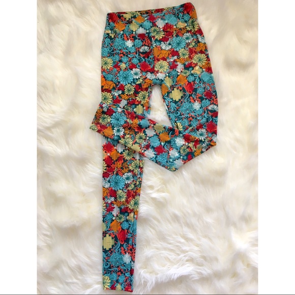 LuLaRoe Pants - LuLaRoe OS Floral and Lotus Print Leggings